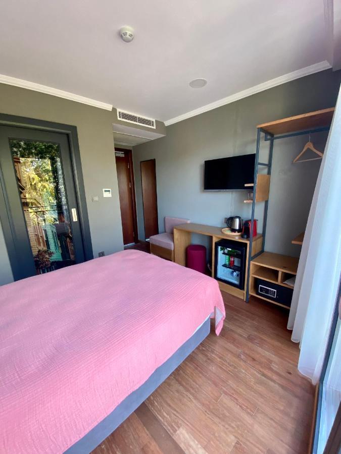Petrion Hotel *
