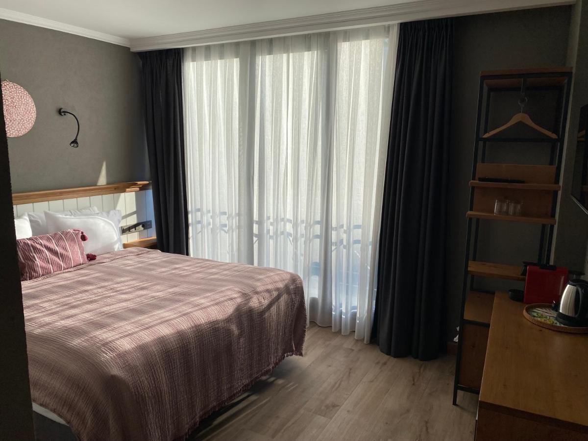 Petrion Hotel *